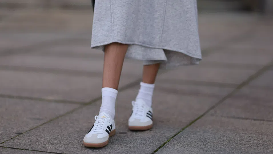 Adidas повишава целта си за печалба, изтъквайки силното търсене на ретро маратонките