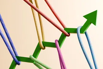 Растеж по ръба: Силно потребление, висока заетост и нарастващи структурни рискове