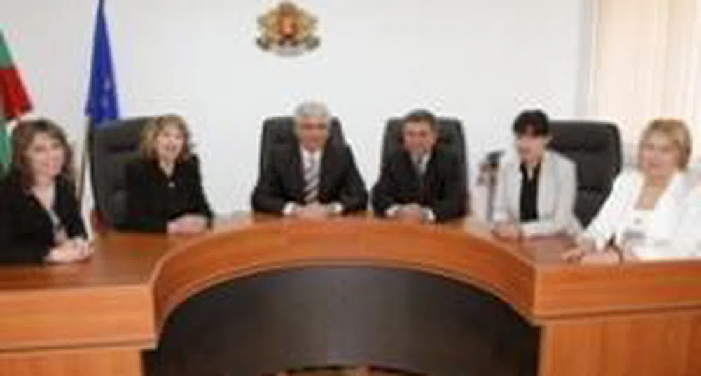 CPC Sanctions 14 Insurers with 2.45 Mln Leva Over Minimum Insurance Price Fixing