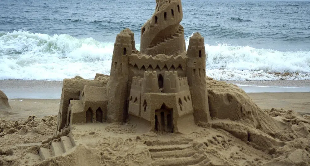 Строят пясъчен град в Бургас