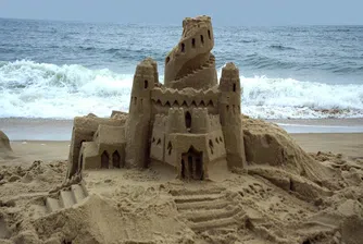 Строят пясъчен град в Бургас