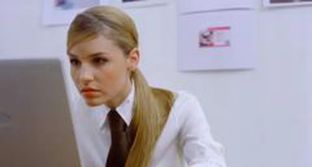 Компютър на секретарка разкри завера за олиото