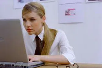 Компютър на секретарка разкри завера за олиото