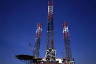 Цената на суровия петрол скочи до нов рекорд от над 143 долара за барел