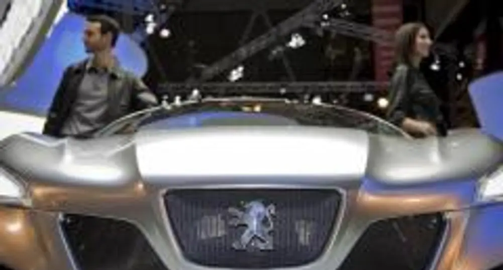 Peugeot-Citroen съкращава 2700 души