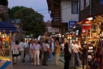 Анонимен благодетел раздава пари на улицата в Ню Йорк