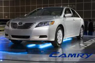 Toyota увеличава продажбите си с най-слаб темп от пет тримесечия насам