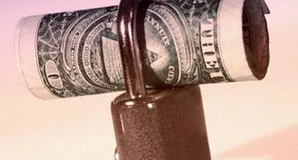 Lloyds закрива още 1200 работни места