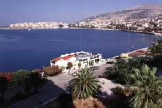 Около сто хиляди македонски туристи почиват това лято по албанското крайбрежие