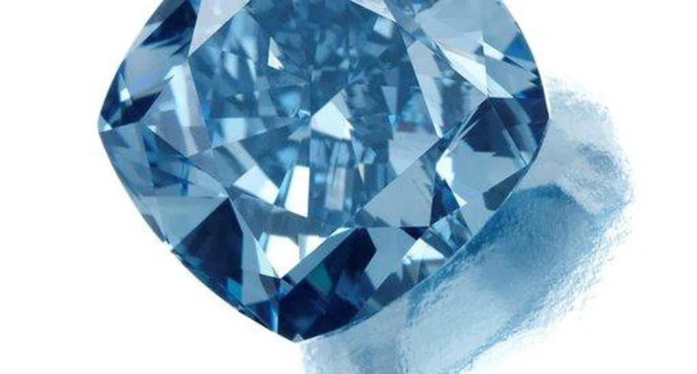 Диамант за 5.8 млн. долара показват в Лондон