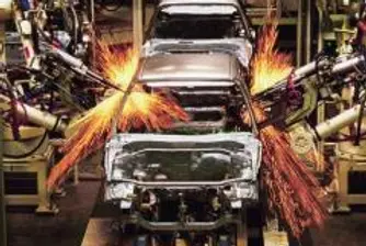 Продажбите на автомобили в Япония с 34-годишно дъно