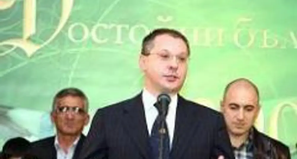 Ройтерс: Рейтингът на БСП пада