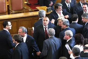 Народните представители ще работят цяло лято