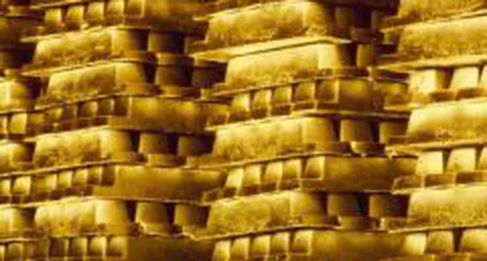Златото продължи да пада след рязката обезценка на петрола
