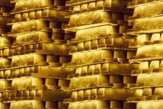 Златото продължи да пада след рязката обезценка на петрола