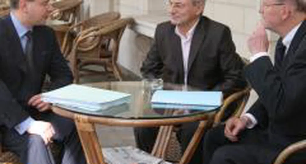 Станишев сменя 15 заместник-министри