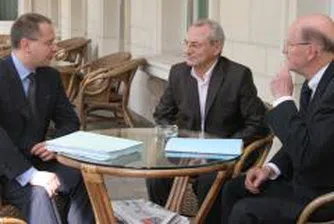 Станишев сменя 15 заместник-министри