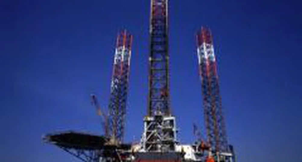 Петролът поскъпва до нов рекорд при 139.89 долара за барел