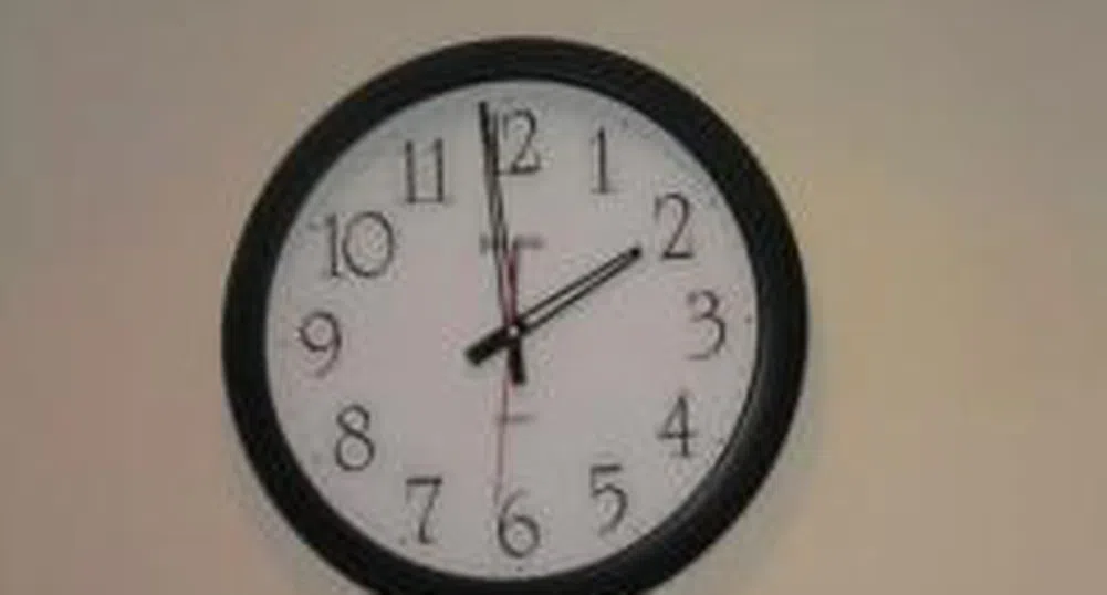 Преместваме стрелките на часовниците с един час напред