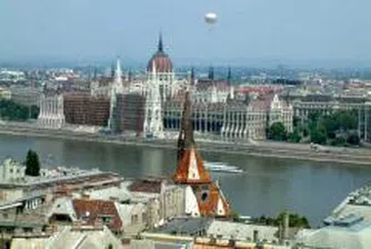 Hungary Outlook Raised for Inflation, Cut for Growth