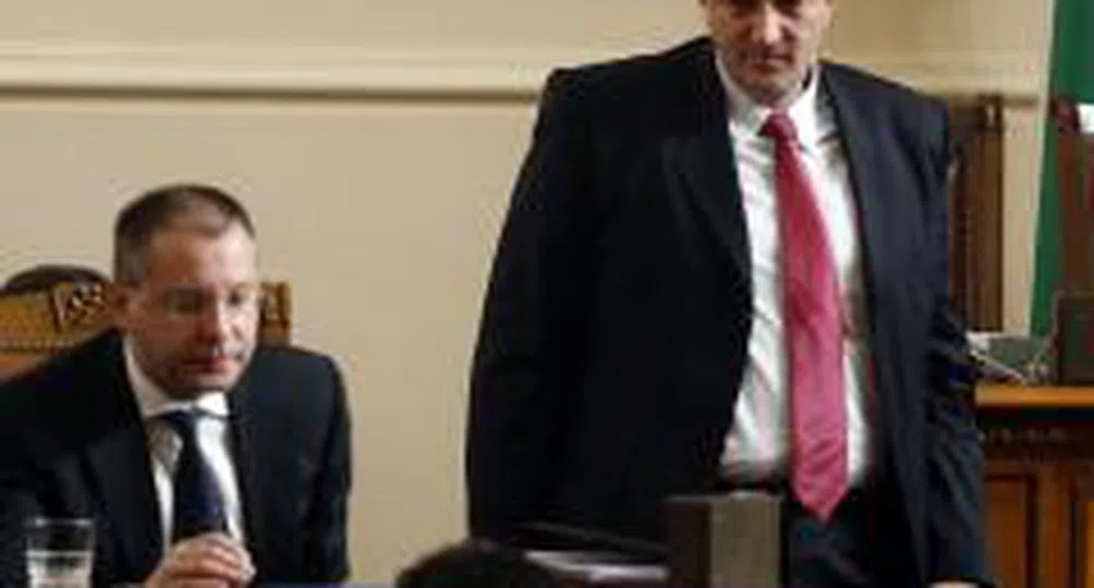 Мутафчиев подава оставка заради трагедията с влака София-Кардам?