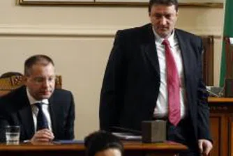 Мутафчиев подава оставка заради трагедията с влака София-Кардам?