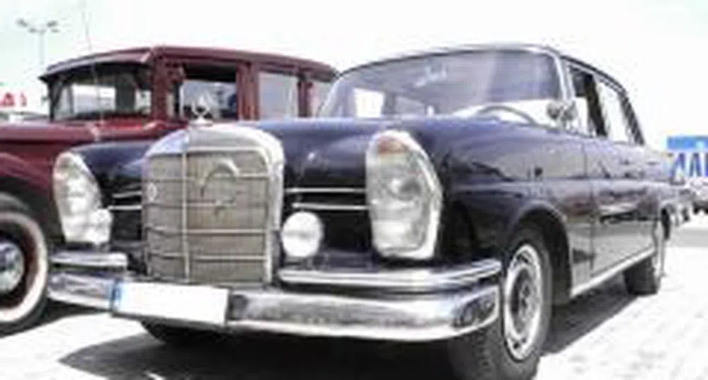 Ретро коли от преди половин век на парад у нас