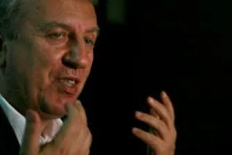 Разпитват Александър Томов