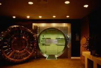 Parliament Adopts Higher Bank Deposit Guarantee