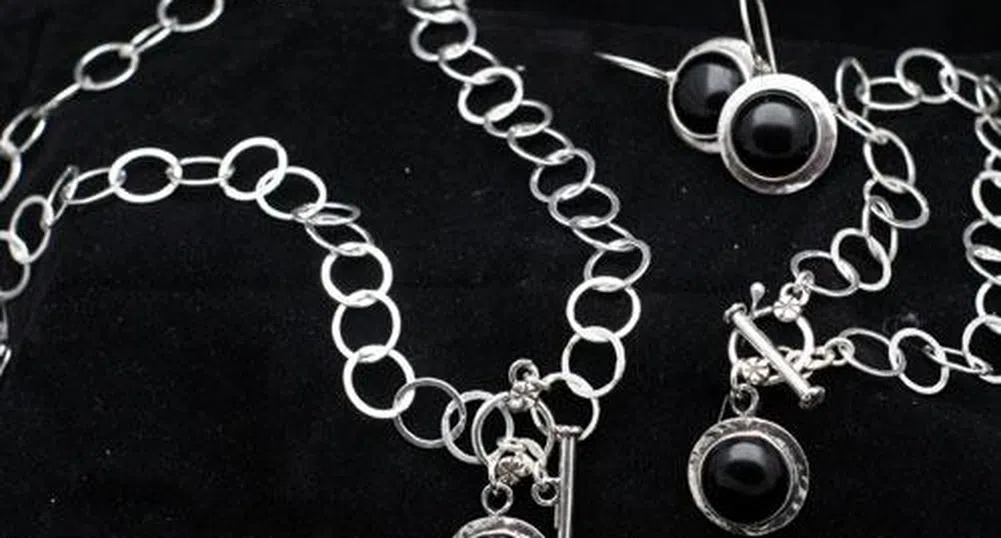 Пазарът на луксозни стоки ще се възстанови през 2011 г.