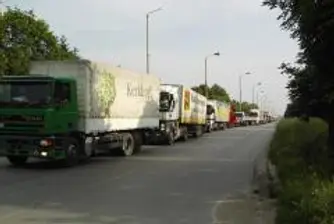 Намаляват таксата за транзитни превози за страни извън ЕС