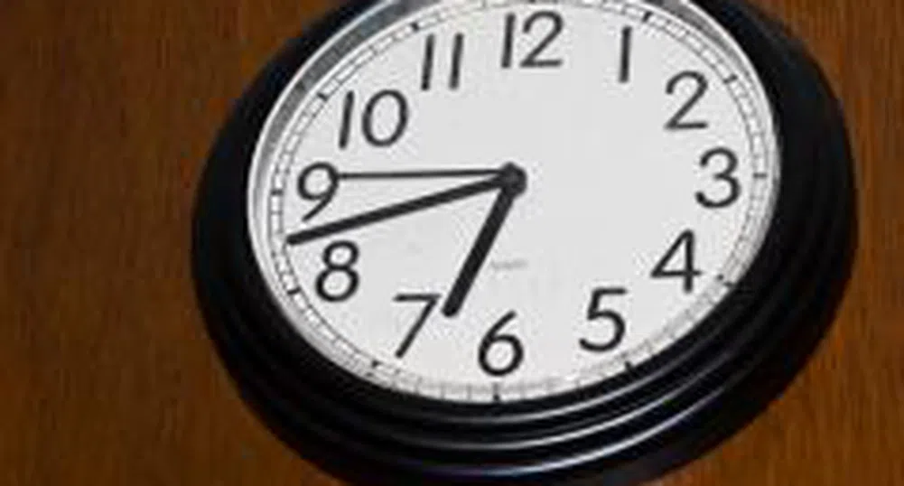 Европа премества стрелките на часовниците с един час напред в неделя