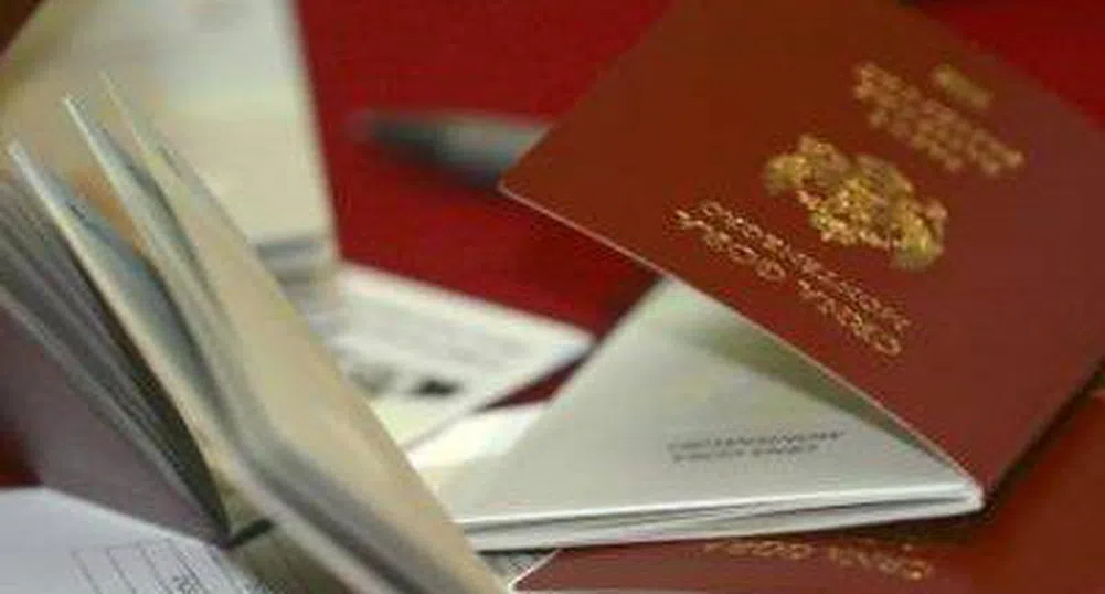 Великобритания отказа виза на полубрата на Обама