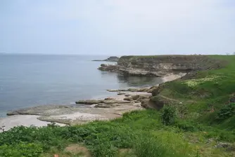 Банка продава земя до морето по 188 лв. на квадрат