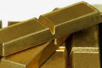 Златото и петролът поевтиняват при продължаващата консолидация на двата пазара