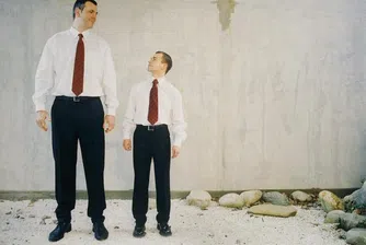 Високите хора печелят повече пари