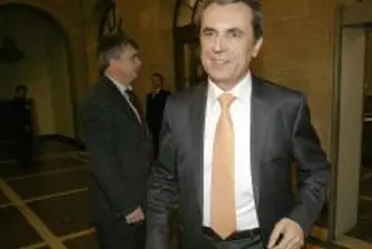 FinMin: Bulgaria To End Half-Year Period with Small Surplus