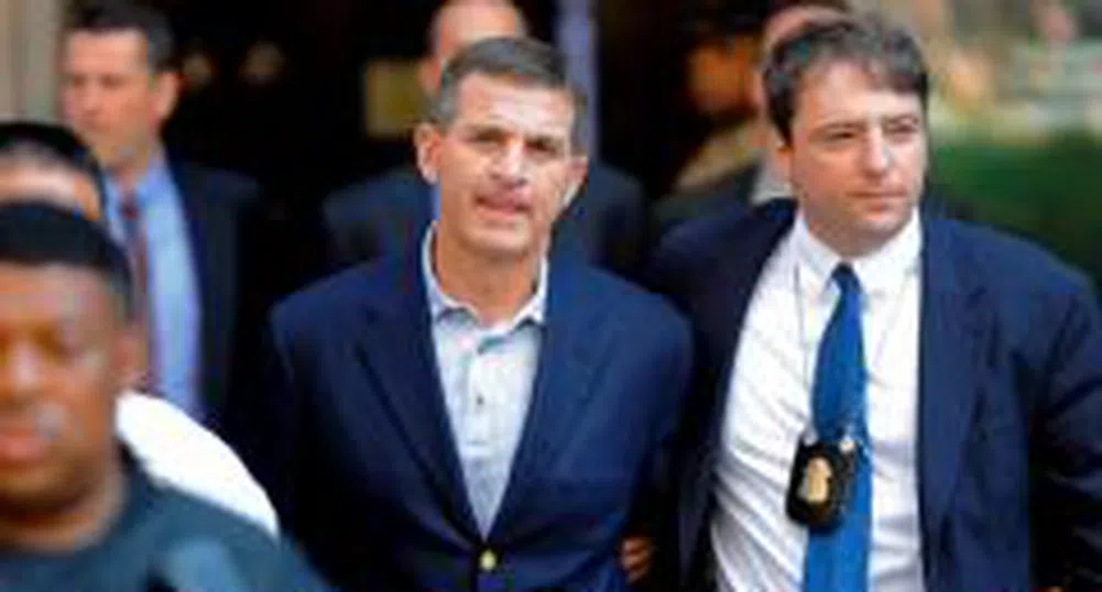 Бивши мениджъри на Bear Stearns -  арестувани по обвинения в измама с ценни книжа