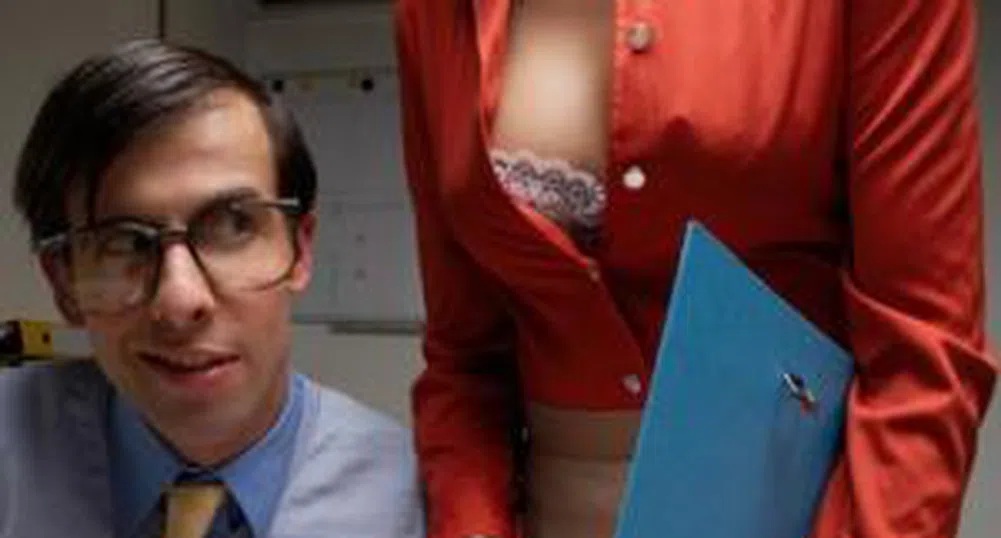 Корейските мъже се разстройват от къси поли и деколтета