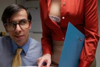 Корейските мъже се разстройват от къси поли и деколтета