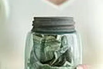 Ръст бележат нетните приходи от автомобили, горива, облекла и медицински стоки