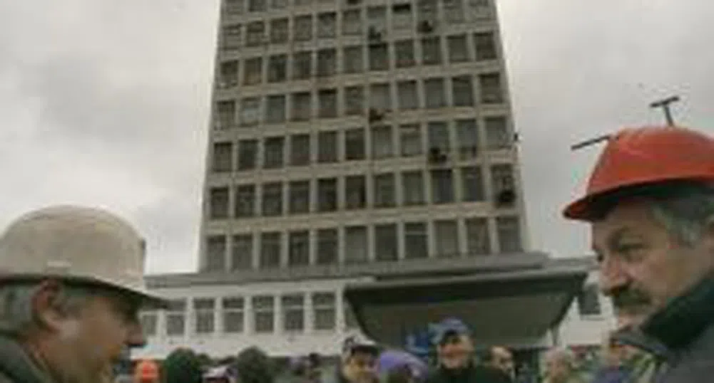 Синдикатите: "Кремиковци" затваря през октомври