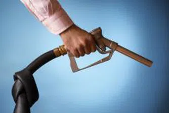 Повишават цената на евро дизела с 2.13% от утре
