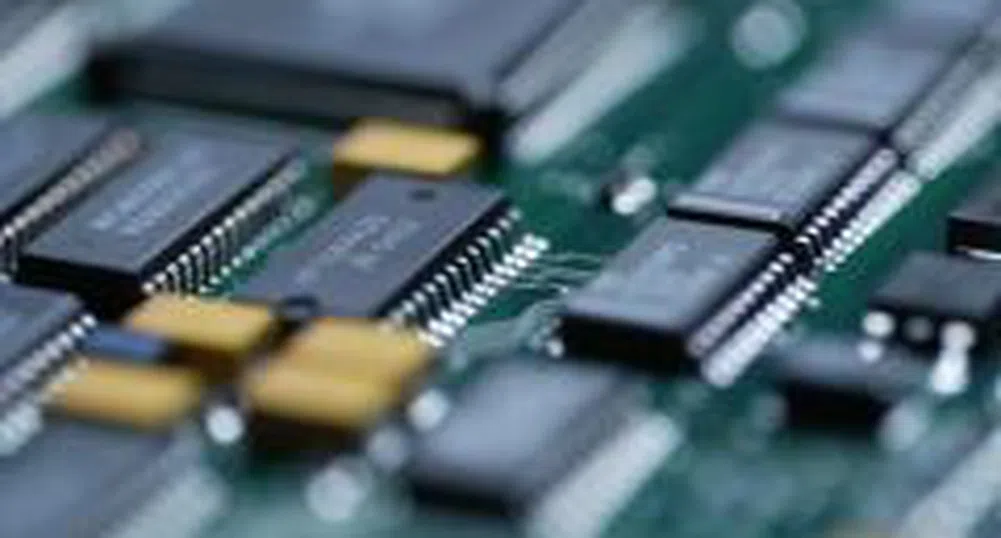 Intel изненада приятно инвеститорите, акциите й поскъпват с 8%