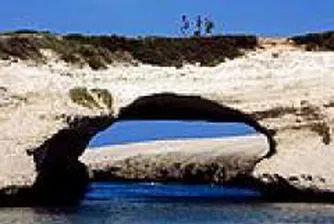 Въвеждат 1 евро такса за дивите плажове в Сардиния