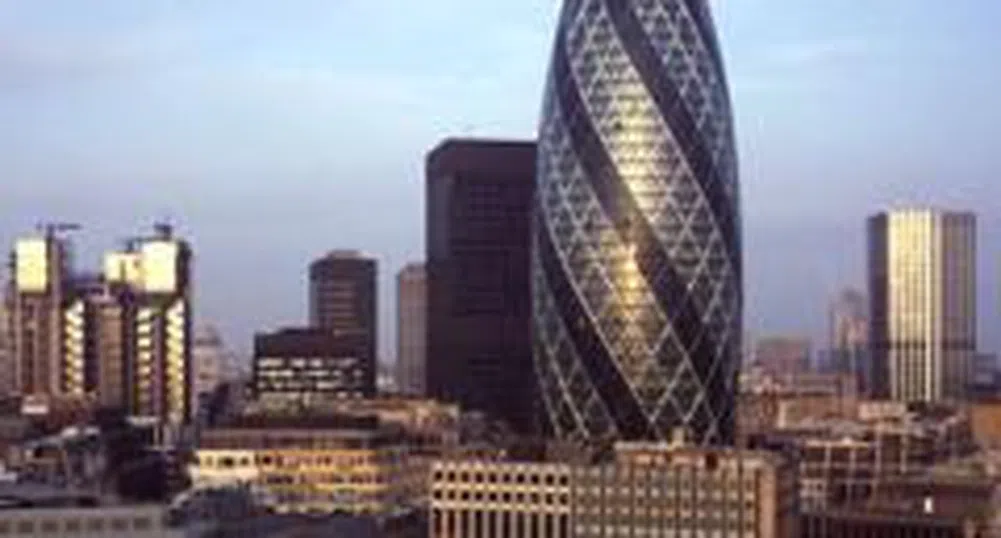 Swiss Re отчита 53% спад на печалбата към 30 юни