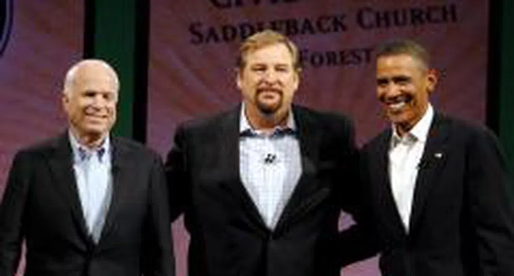 Маккейн: Американците да се записват в армията и корпуса на мира, а не да пазаруват