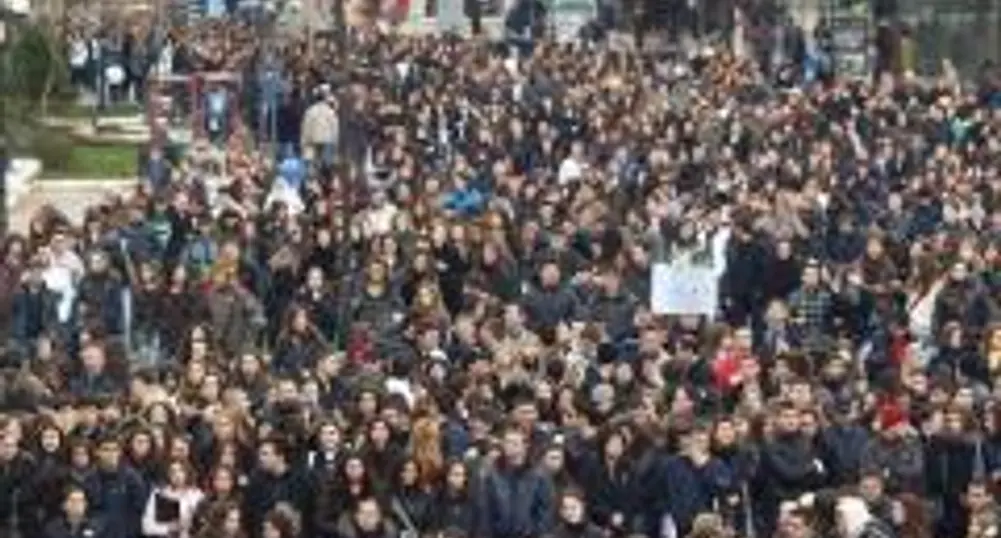 Фермерите и студентите излизат на пореден протест