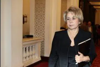 Масларова: Близо 4 пъти са намалели хората на социално подпомагане