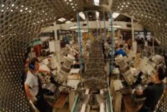 Electrolux съкращава над 3 хил. служители
